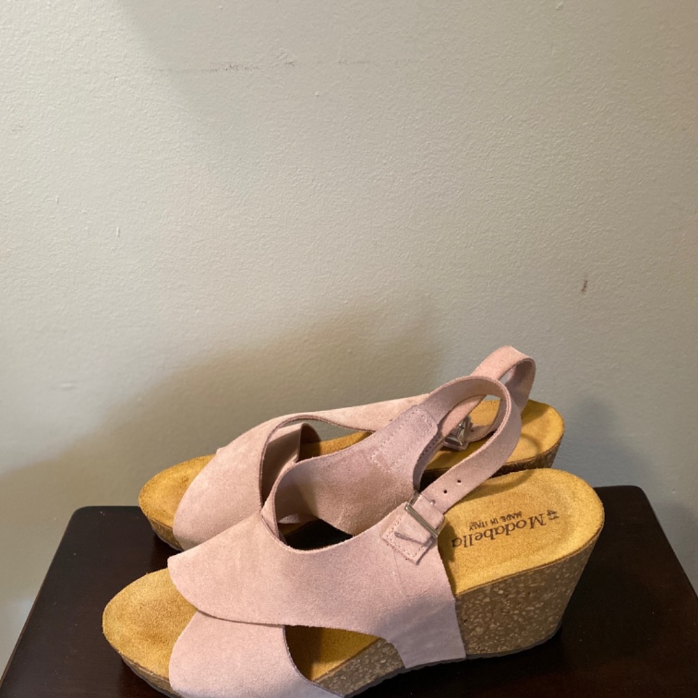 Shoes - Picture 5 of 6